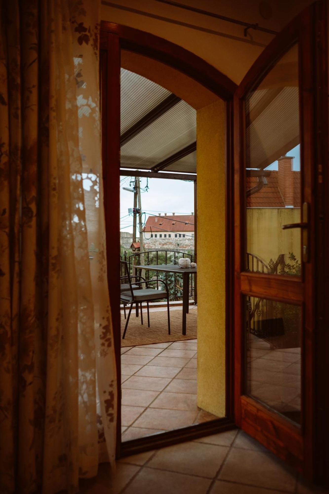 Kiralyszeke Apartman Erlau Exterior foto
